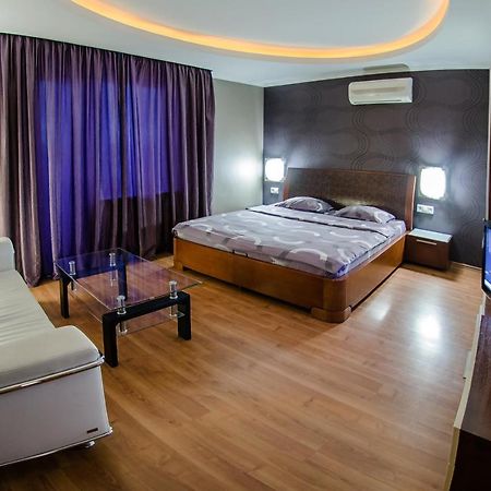 Hotrent Pechersk Lesy 20/22 Κίεβο Εξωτερικό φωτογραφία