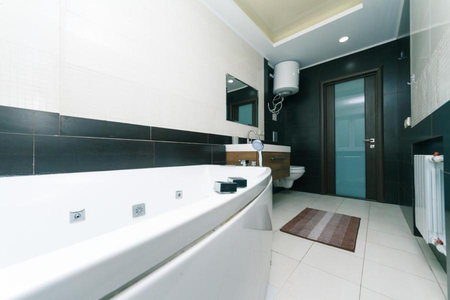 Hotrent Pechersk Lesy 20/22 Κίεβο Εξωτερικό φωτογραφία